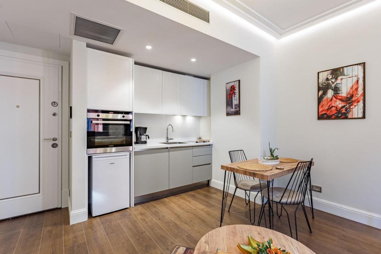 Central Mo Apartment Истанбул Екстериор снимка